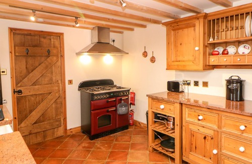 Crich House | BENT CHAPEL COTTAGE, pet friendly, with a garden in Wirksworth