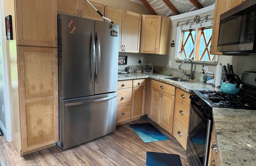 Discovery Harbour Cottage | BenTiki's Yurt in Waiohinu