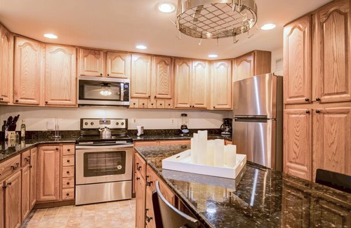 Potomac Falls House | Benton: Private Yard, Fast WiFi, Near DC