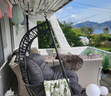 Isdalstø Apartment | Bergen Apartment with Fjord View