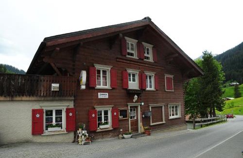 Sankt Antonien House | Berggasthaus Gemsli