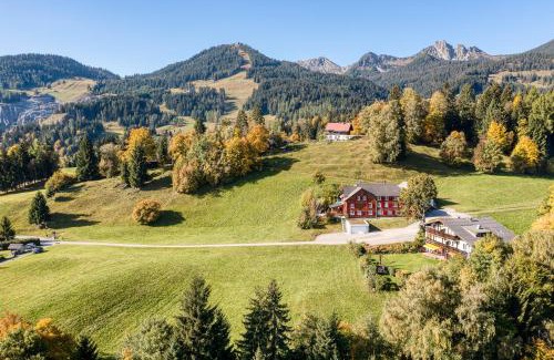 Buerserberg House | Berghaus Tschengla by A-Appartments