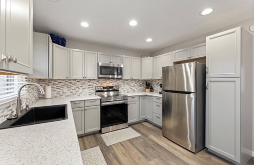 West Omaha House | Berkshire Hathaway Annual Meeting in quiet neighborhood.