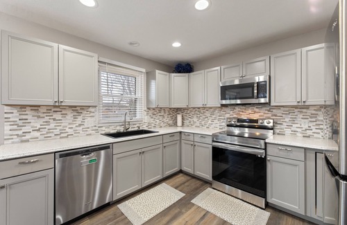 West Omaha House | Berkshire Hathaway Annual Meeting in quiet neighborhood.