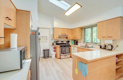 New Lebanon House | Berkshire Hideaway w/Fire Pit & Playground!