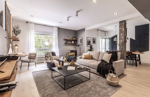 Castillejos Apartment | Besalu - 3 bedrooms and balcony in Castilla