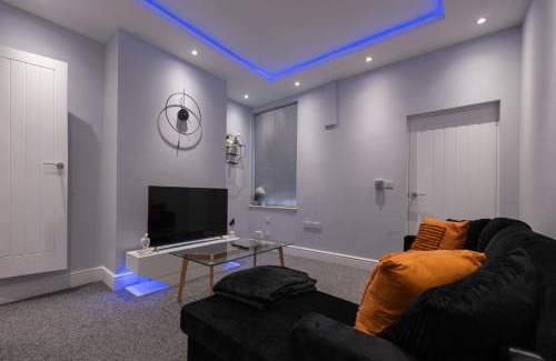 Burslem House | Bespoke 2-Bed House in Stoke-on-Trent