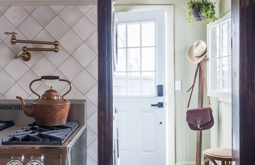 Hudson House | Bespoke Design, Hot Tub, Fire Pit, Secluded Area & Projector [The Spring House]