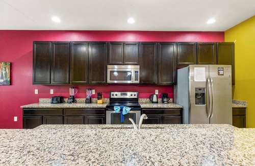 Crystal Cove Villa | Best Deal! Lakefront Pool Villa with Spacious Rooms! Enjoy Resort Amenities