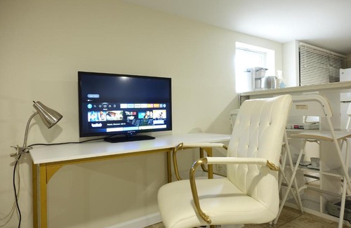 Hillside Apartment | Best EWR Airport Studio-Hot Tub-Free Parking