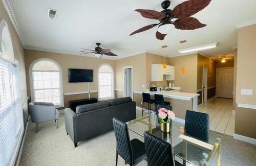Central Myrtle Beach Apartment | Best Location 1BD condo in the center of MB pool