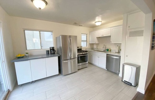 Pacific Beach Condo | 🌟BEST LOCATION IN PB🌟 2Bd/1Ba! WALK to the beach