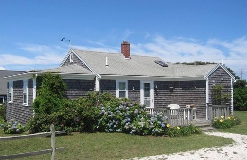 Madaket House | Best of Beach in Madaket-Book for a Great Spot in Nantucket!