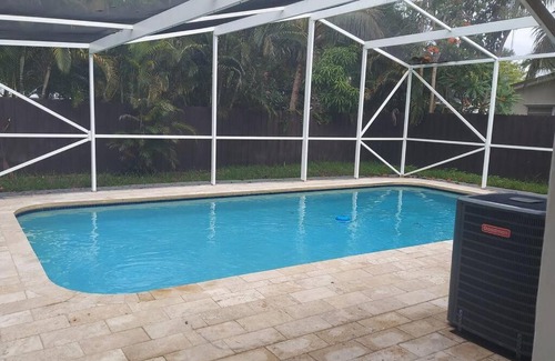 South Corals House | Best of Oakland Park, with heated enclosed pool
