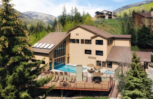 Highland Meadows Apartment | Best time of the year to sky ! Great opportunity Streamside at Vail - Douglas
