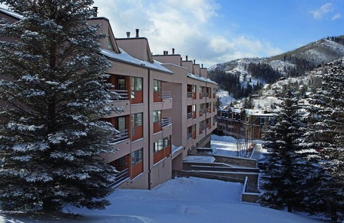 Highland Meadows Apartment | Best time of the year to sky ! Great opportunity Streamside at Vail - Douglas