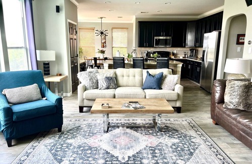 Stone Oak House | Best View in SATX! Exclusive Hilltop Gem|POOL|HTub