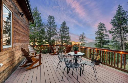 Evergreen House | BEST VIEWS! Luxury Mountain Home - Saltwater HotTub, Firepit, BBQ- Close to Trails, Red Rocks