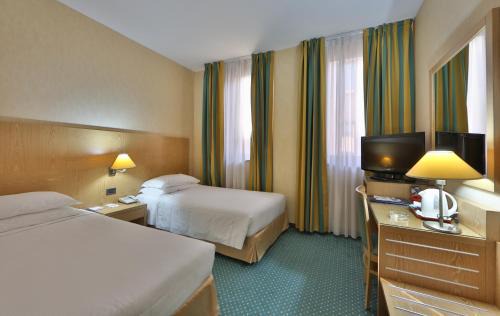 Cardano al Campo Hotel | Best Western Cavalieri Della Corona