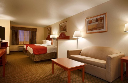 Clay Hotel | Best Western Henrietta Inn & Suites