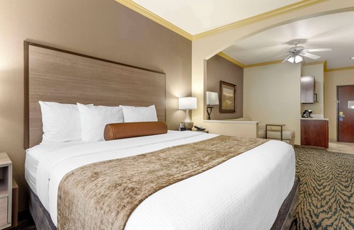 Crown Colony Hotel | Best Western Plus Crown Colony Inn & Suites