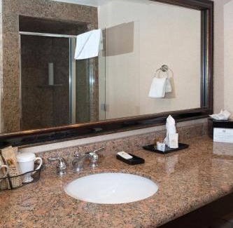 La Playa Hotel | Best Western PLUS Island Palms Hotel & Marina
