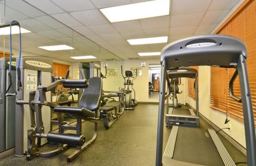 Millard Hotel | Best Western Plus Midwest Inn