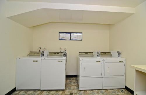 East Side Costa Mesa Hotel | Best Western Plus Newport Mesa Inn