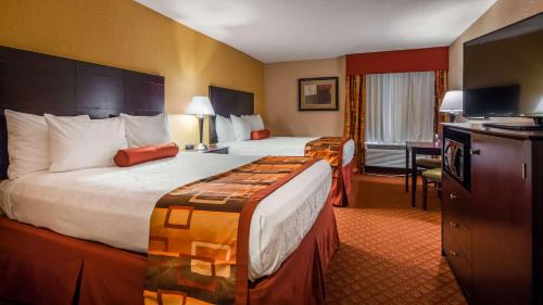 Alton Hotel | Best Western Plus Parkway Hotel