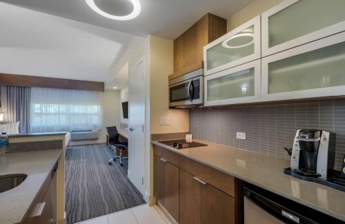 Fort McMurray Hotel | Best Western Plus Sawridge Suites