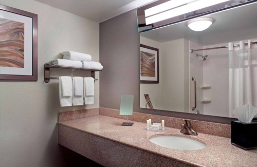 Cumberland Hotel | Better Choice for your Vacation! Indoor Pool, Pets Allowed