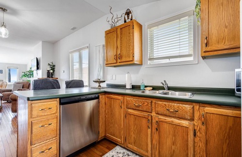 Leamington House | Better Than Ever Lakehouse!