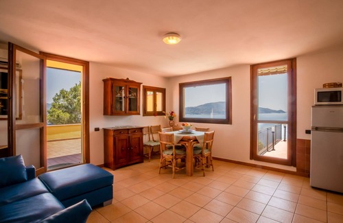 Lacona Villa | Between dreams and stars, Villa Capo Stella stands majestically on the cliff and is embraced by the