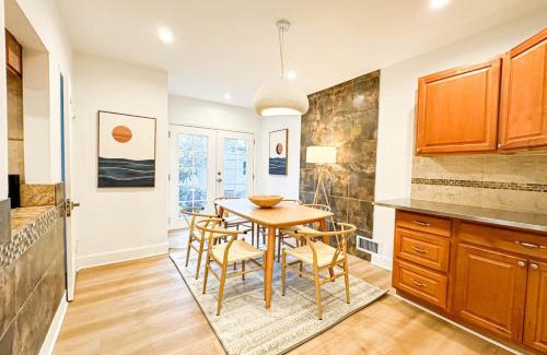 Westwood House | Beverly Hills-Neighboring 2-BR Home - DOH1