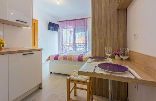 Dramalj Apartment | Bezauberndes Studio nur 100 Meter zum Strand mit Sauna, Whirlpool, Meerblick, WiFi