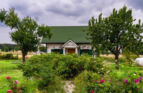 Rawa Mazowiecka Cabin | Biały Domek w Ogrodzie Różanym