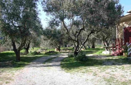Lacona Apartment | BIANCO three-room apartment surrounded by the nature of the Tuscan countryside