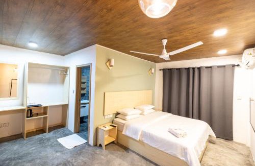 Thulusdhoo Island House | Bibee Surf