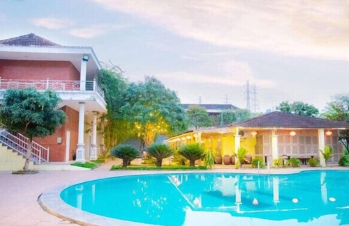 Luong Son Resort | Bien Dong Complex