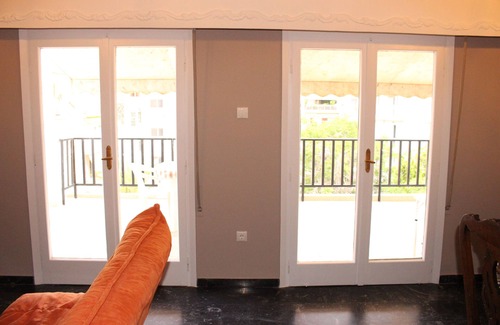Attiki House | Big and bright apartment in the heart of Athens