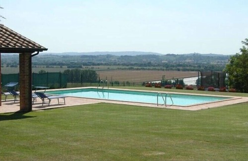 Le Piazze Villa | Big and Old stone farmhouse with private pool, beautiful landscape!