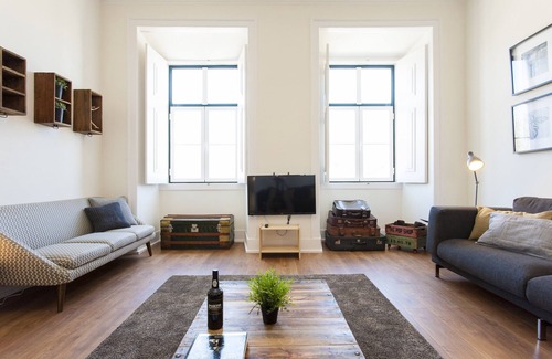Encarnacao Apartment | Big Bairro Alto 2D up to 25 guests by Central Hill
