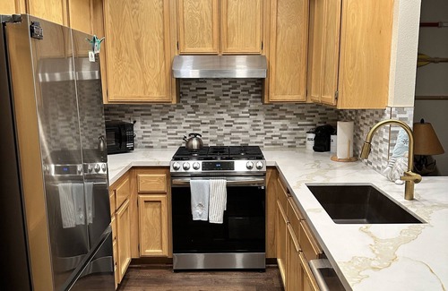 Big Bear Lake House | Big Bear Cozy House walking from lake, 2 swiming pools, hot Tubs, Tennis courts