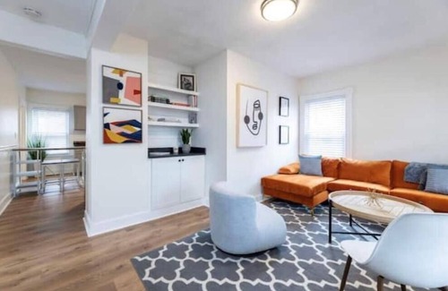 Mystic - New London Apartment | Big Family 2BR, Central Historic Mystic w/parking