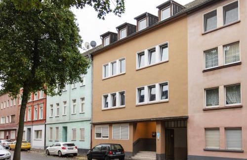 Laar Apartment | Big flat with fresh renovation, free parking, SonyPS, Netflix