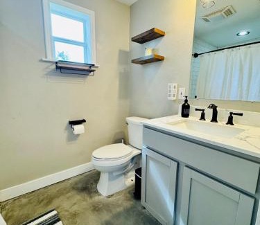 Sulphur House | Big home in the heart of Sulphur