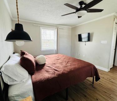 Sulphur House | Big home in the heart of Sulphur
