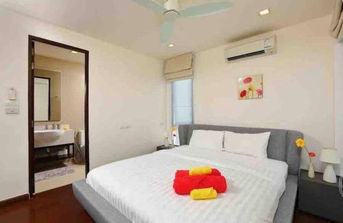 Laguna Villa | Big Lucky home in Laguna park