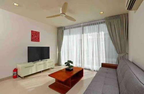 Laguna Villa | Big Lucky home in Laguna park
