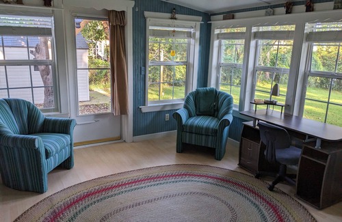 Manning Cottage | Big Mama's Lakeside Cottage Lake Marion